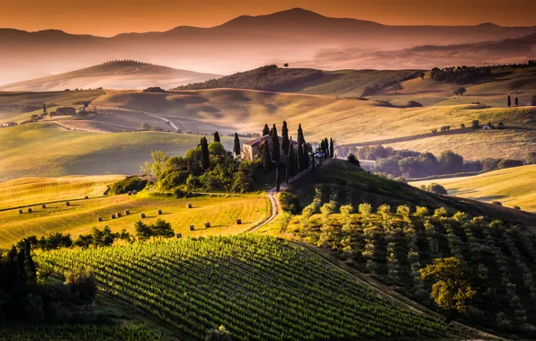 Картинка солнце, деревья, пейзаж, природа, восход, холмы, поля, утро, сено, Италия, Italy, Тоскана, Toscana, Tuscany, стоги, …