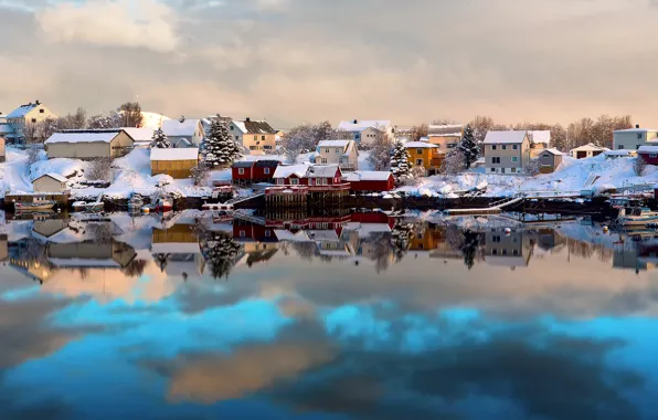 Картинка зима, снег, отражения, дома, лодки, Норвегия, Лофотенские острова, Lofoten