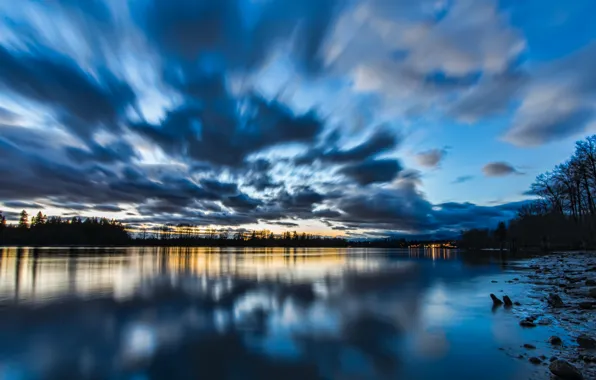 Картинка небо, вода, облака, деревья, закат, озеро, гладь, отражение, синева, берег, вечер, Канада, Британская Колумбия