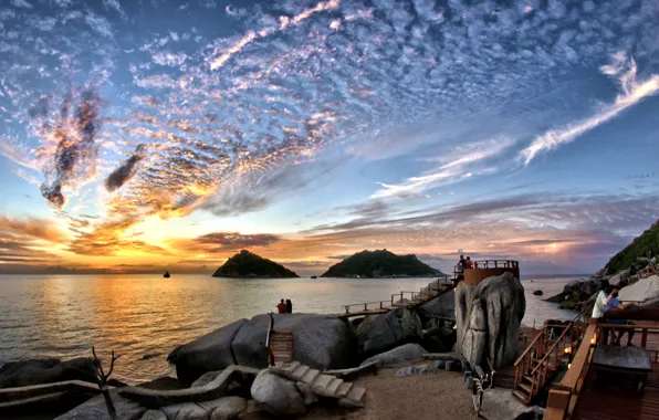 Картинка небо, облака, закат, камни, берег, вечер, кафе, Тайланд, Сиамский залив, посетители, остров Ко Тао, райский …