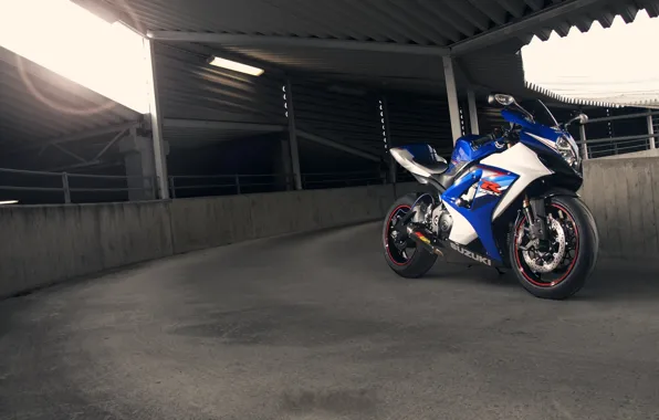 Картинка синий, мотоцикл, suzuki, блик, вид спереди, bike, blue, сузуки, supersport, gsx-r1000