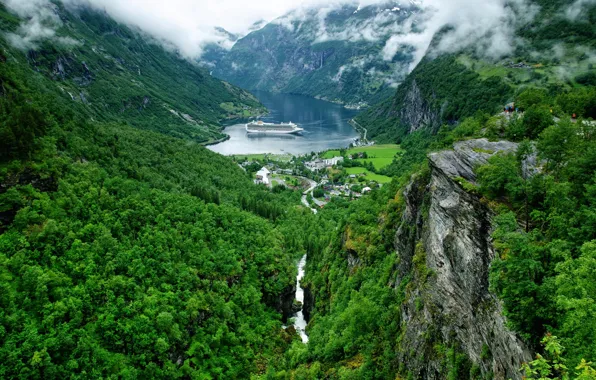 Картинка горы, деревня, Норвегия, панорама, лайнер, Norway, фьорд, Гейрангер-фьорд, Geiranger, Гейрангер, Geirangerfjord
