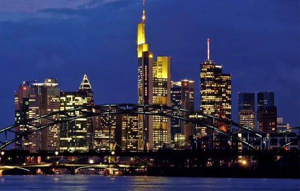 Картинка мост, река, небоскребы, вечер, Германия, подсветка, мегаполис, Germany, Франкфурт-на-Майне, Frankfurt-am-Main