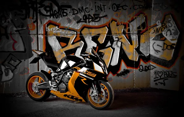 Картинка стена, чёрный, мотоцикл, black, bike, графитти, ktm, supersport, супеспорт, rc8 r
