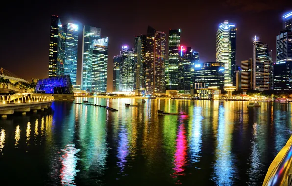 Картинка ночь, город, огни, здания, небоскребы, подсветка, залив, Азия, Сингапур, высотки, высотные, Singapore, Marina Bay
