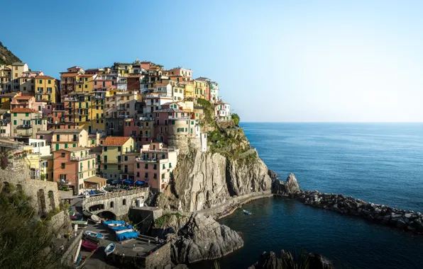 Картинка море, пейзаж, скалы, побережье, здания, Италия, Italy, Лигурийское море, Manarola, Манарола, Cinque Terre, Чинкве-Терре, Ligurian …