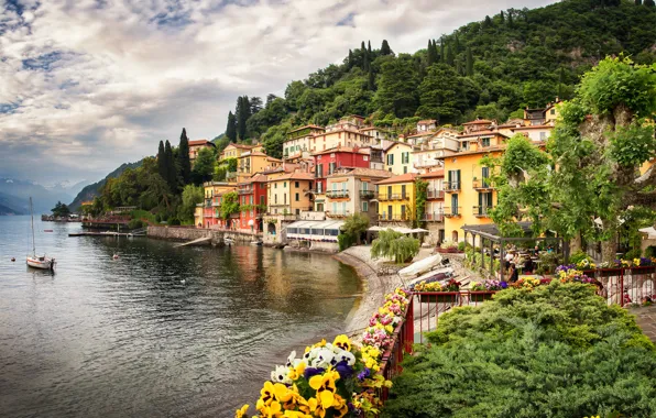 Картинка деревья, цветы, горы, природа, город, озеро, здания, дома, Альпы, Италия