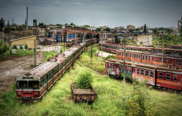 Картинка метро, заросли, поезд, вагоны, железная дорога, постройки, заброшенность