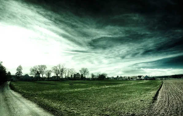 Картинка поле, небо, облака, пейзаж, дороги, дома, field, clouds, roads