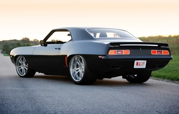 Картинка дорога, небо, чёрный, тюнинг, купе, Chevrolet, 1969, Камаро, Шевроле, Camaro, вид сзади, tuning, Muscle car, …