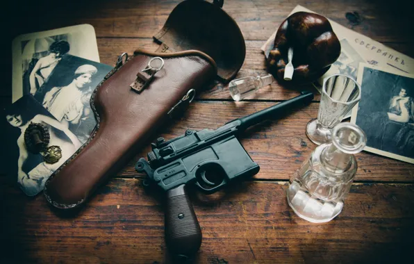 Картинка пистолет, оружие, стол, Фото, пепельница, кобура, рюмки, «Маузер», магазинный, Mauser C96