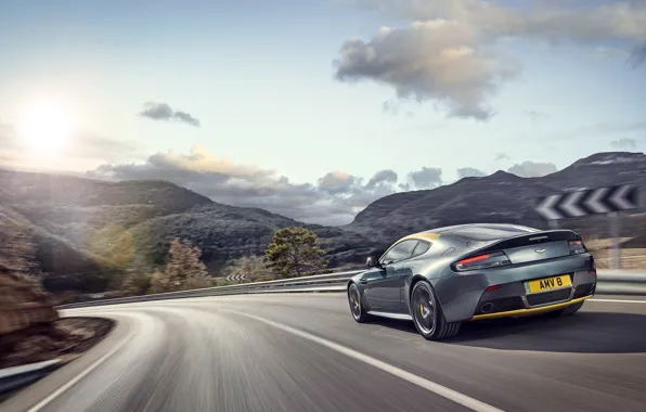 Картинка Aston Martin, Vantage, Скорость, Поворот, Car, Speed, Астон Мартин, N430