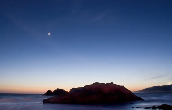 Картинка море, закат, скала, Луна