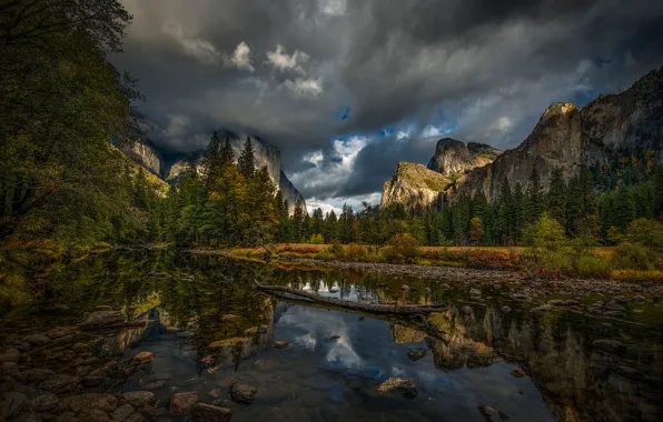 Картинка осень, лес, небо, горы, тучи, река, Калифорния, США, Yosemite National Park