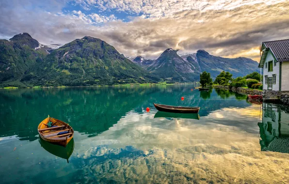 Картинка горы, озеро, лодки, Норвегия, Norway, Oppstrynsvatn Lake, Hjelledalen