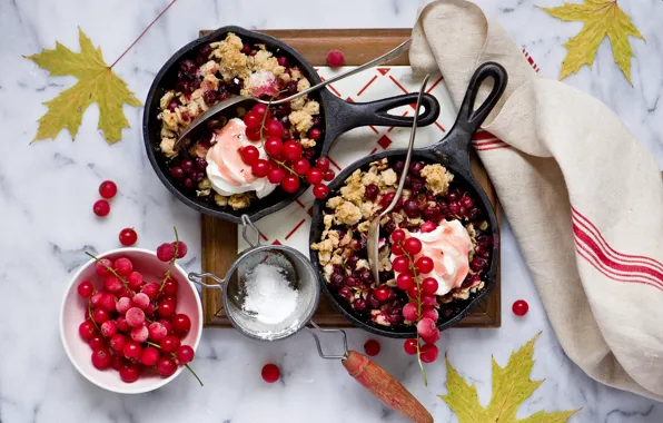 Картинка листья, ягоды, полотенце, десерт, красная смородина, сковородки, Cranberry Crumble