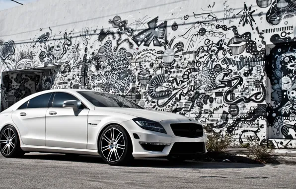 Картинка белый, стена, Mercedes-Benz, AMG, CLS63, гаффити