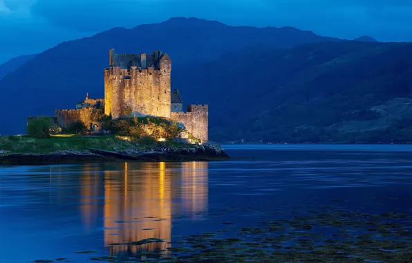 Картинка вода, свет, горы, ночь, замок, холмы, Шотландия, подсветка, Великобритания, Scotland, United Kingdom, blue hour, Dornie