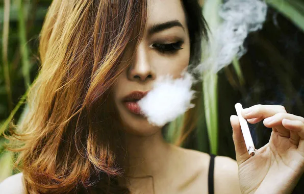 Картинка взгляд, девушка, модель, дым, сигарета, азиатка, Wylona Hayashi