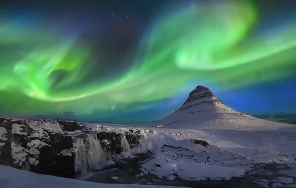Картинка ночь, гора, северное сияние, Исландия, Kirkjufell, Киркьюфелл