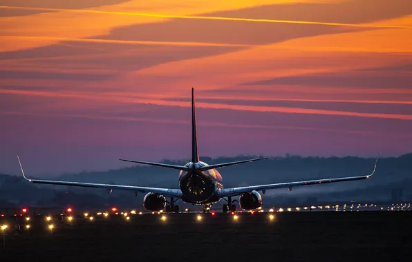 Картинка огни, рассвет, аэропорт, самолёт, Airbus