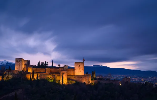 Картинка небо, горы, тучи, вечер, освещение, подсветка, архитектура, синее, Испания, провинция, Гранада