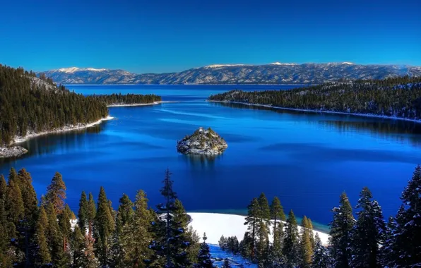 Картинка деревья, озеро, Калифорния, США, берега, Lake Tahoe, озеро Тахо, горный хребет Сьерра-Невада, пресное