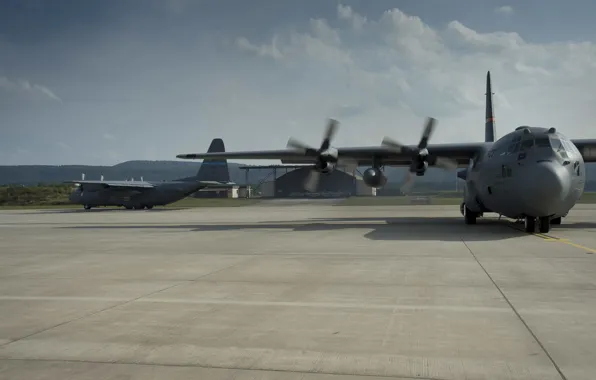 Картинка самолет, аэродром, ангары, C-130H Hercules, ВВС Канады