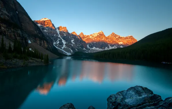 Картинка свет, горы, озеро, утро, Канада, Banff National Park, Canada, национальный парк, Moraine Lake, Valley of …