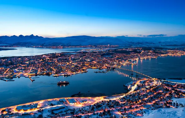 Картинка зима, снег, горы, мост, огни, дома, вечер, Норвегия, панорама, улицы, пейзаж., tromso