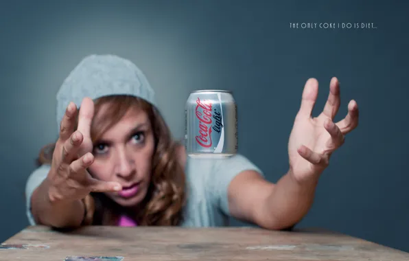 Картинка девушка, жажда, руки, Кока-Кола, Coca-Cola Light