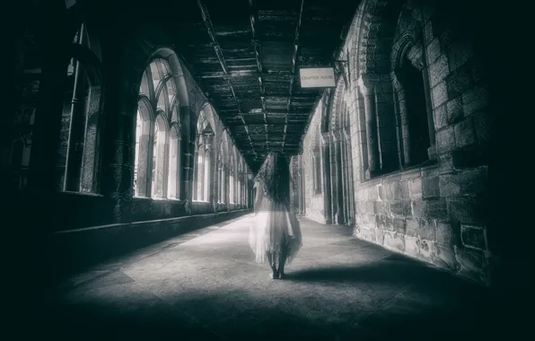 Картинка замок, коридор, призрак, девочка, Alone