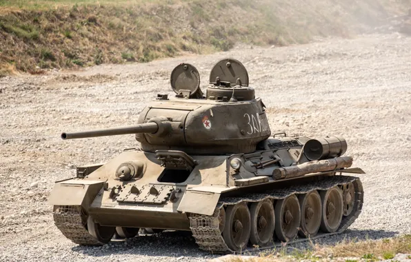 Картинка поле, танк, советский, средний, Т-34-85
