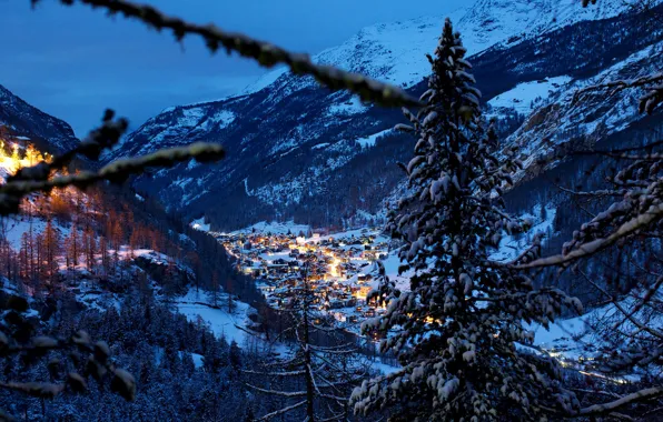 Картинка зима, снег, деревья, пейзаж, горы, природа, город, вид, дома, вечер, Швейцария, Альпы, панорама, домики, ёлки, …