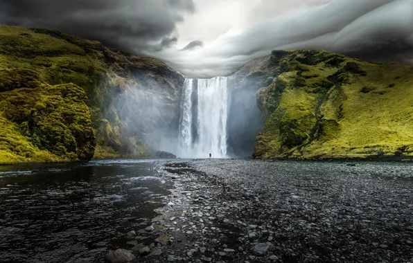 Картинка вода, облака, природа, река, скалы, водопад, Исландия, Iceland, Skogafoss, Скогафосс