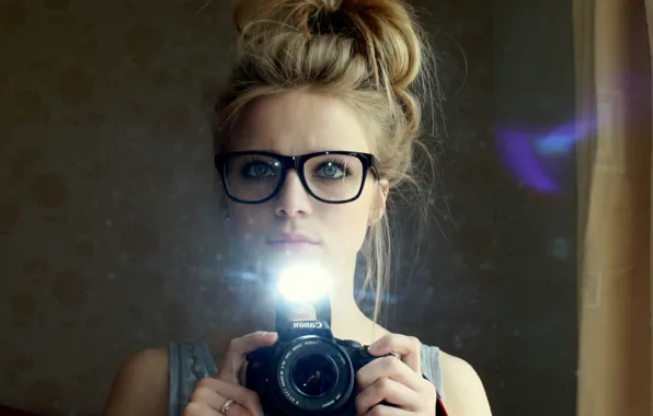 Картинка sexy, woman, reflection, pictures, mirror, hairstyle, spectacled, eye blue, flash camera