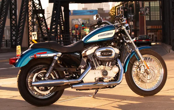 Картинка дорога, город, мотоцикл, Harley-Davidson