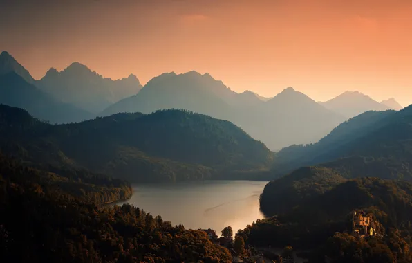 Картинка небо, закат, горы, озеро, замок, леса, ФРГ, Хоэншвангау, земля Бавария
