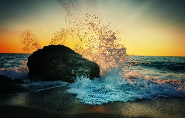 Картинка море, пляж, брызги, рассвет, берег, камень