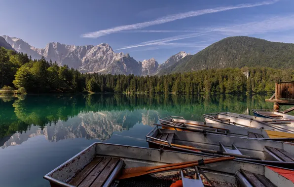 Картинка лес, горы, озеро, отражение, лодки, Альпы, Италия, Italy, Alps, Fusine Lakes, озеро Фузине, Laghi di …