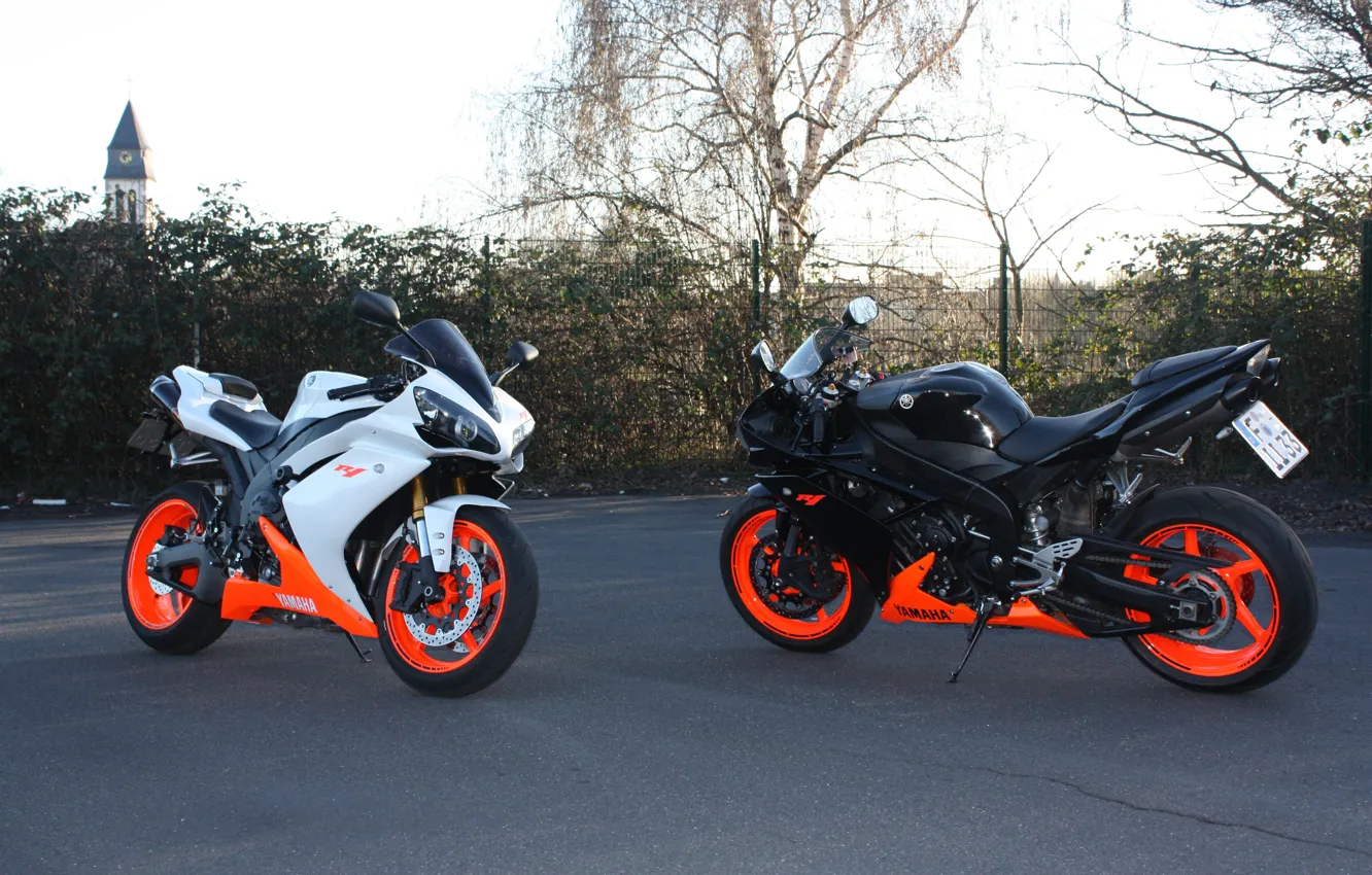 Фото обои белый, чёрный, мотоциклы, white, black, yamaha, ямаха, supersport, bikes, yzf-r1