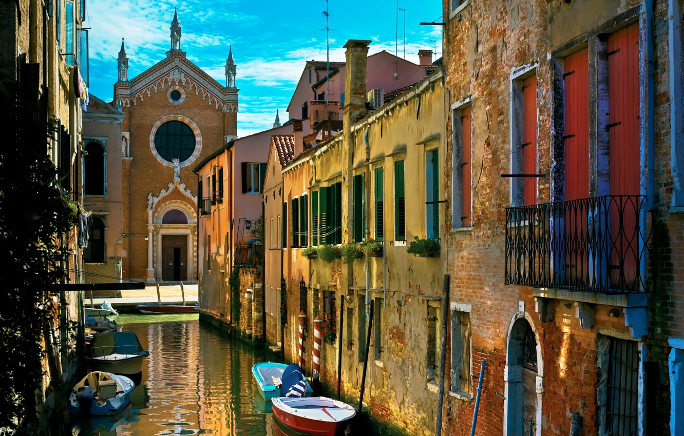 Фото обои вода, улица, дома, старые, лодки, Италия, Венеция, канал, Italy, гондолы, Venice