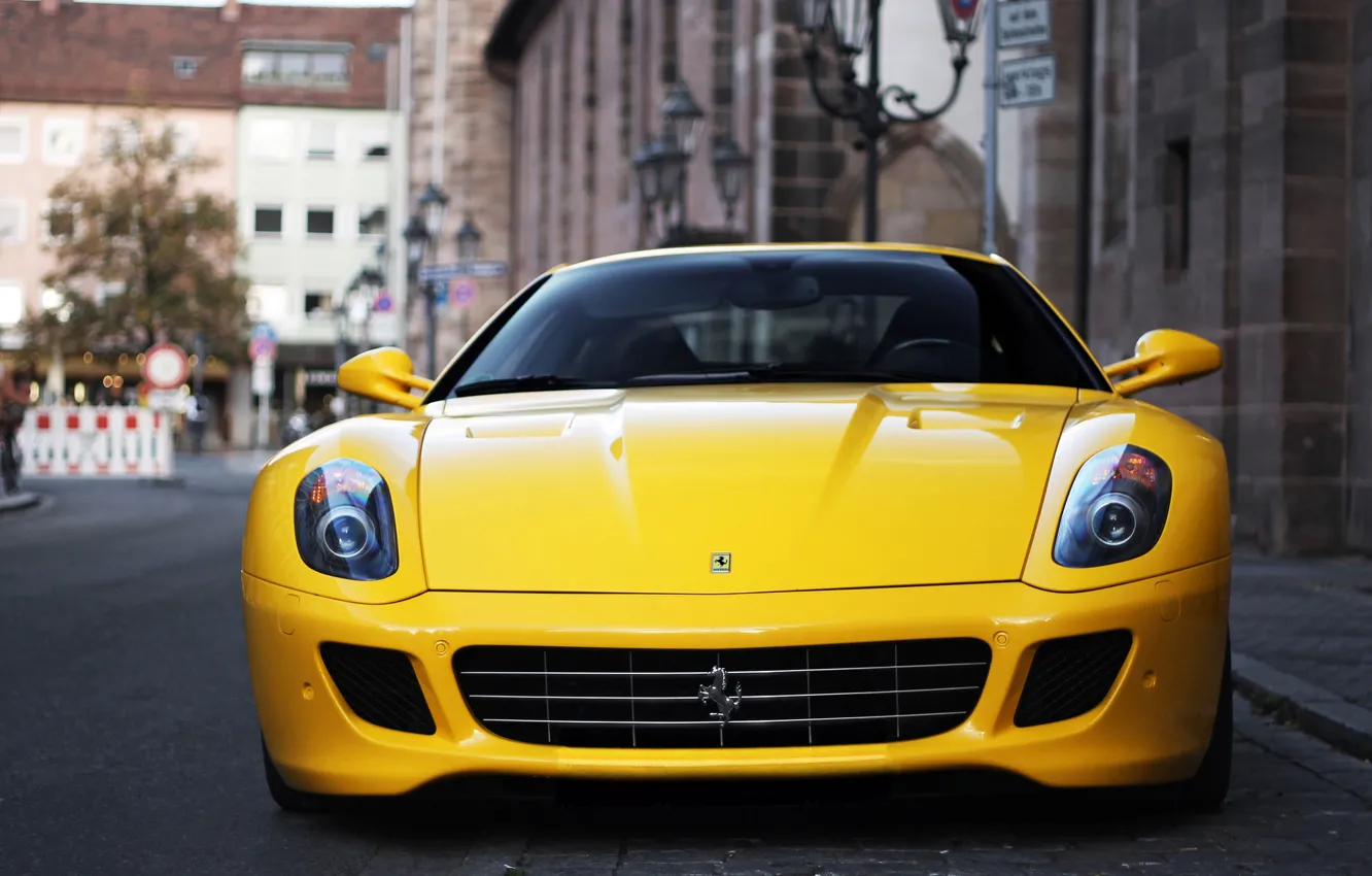 Фото обои желтый, город, размытость, Ferrari, Fiorano, supercar, феррари, GTB, 599, yellow, V12, боке, sportscar, Coupé