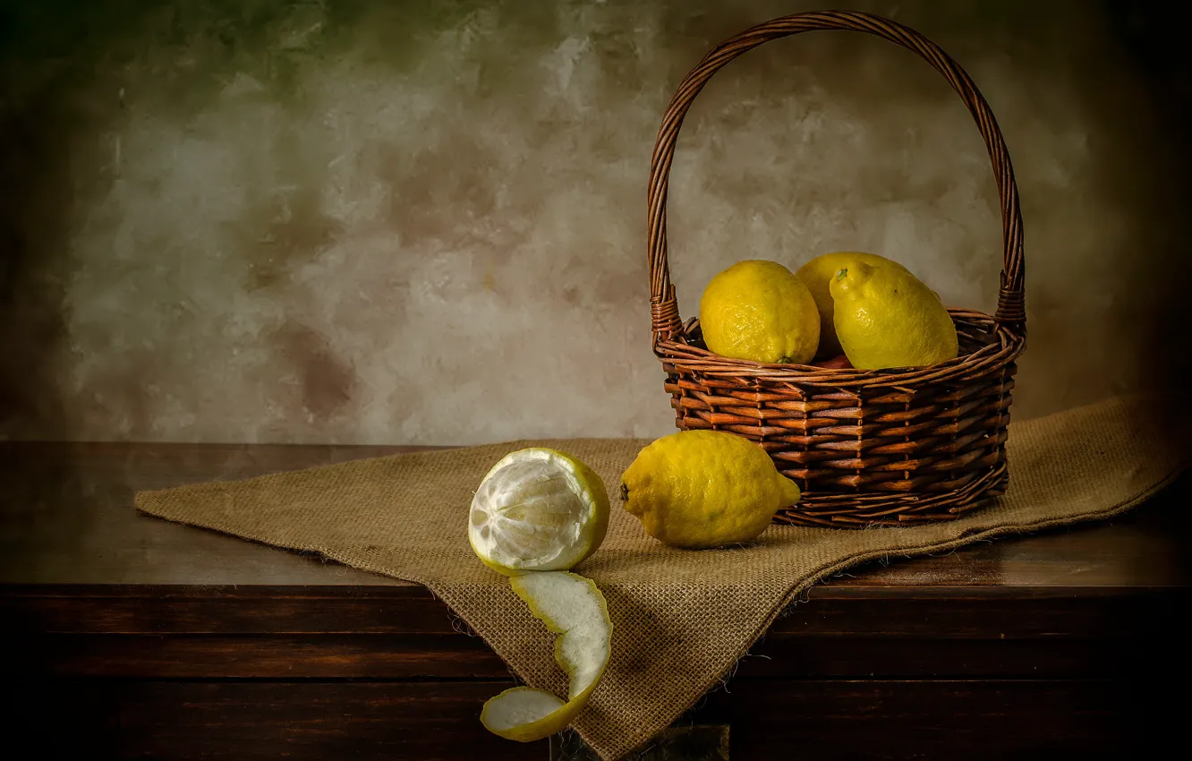 Фото обои натюрморт, корзинка, столик, лимоны