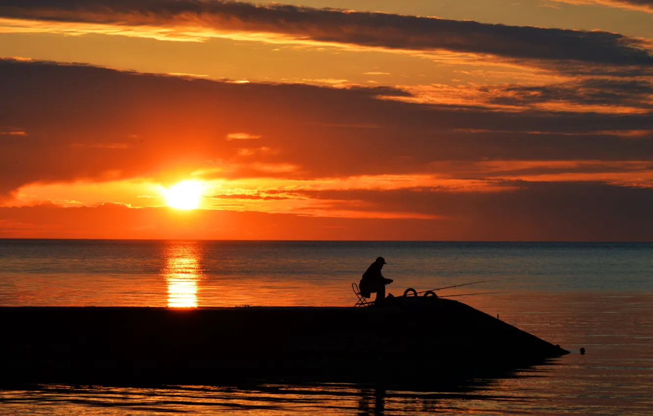 Фото обои море, закат, рыбак