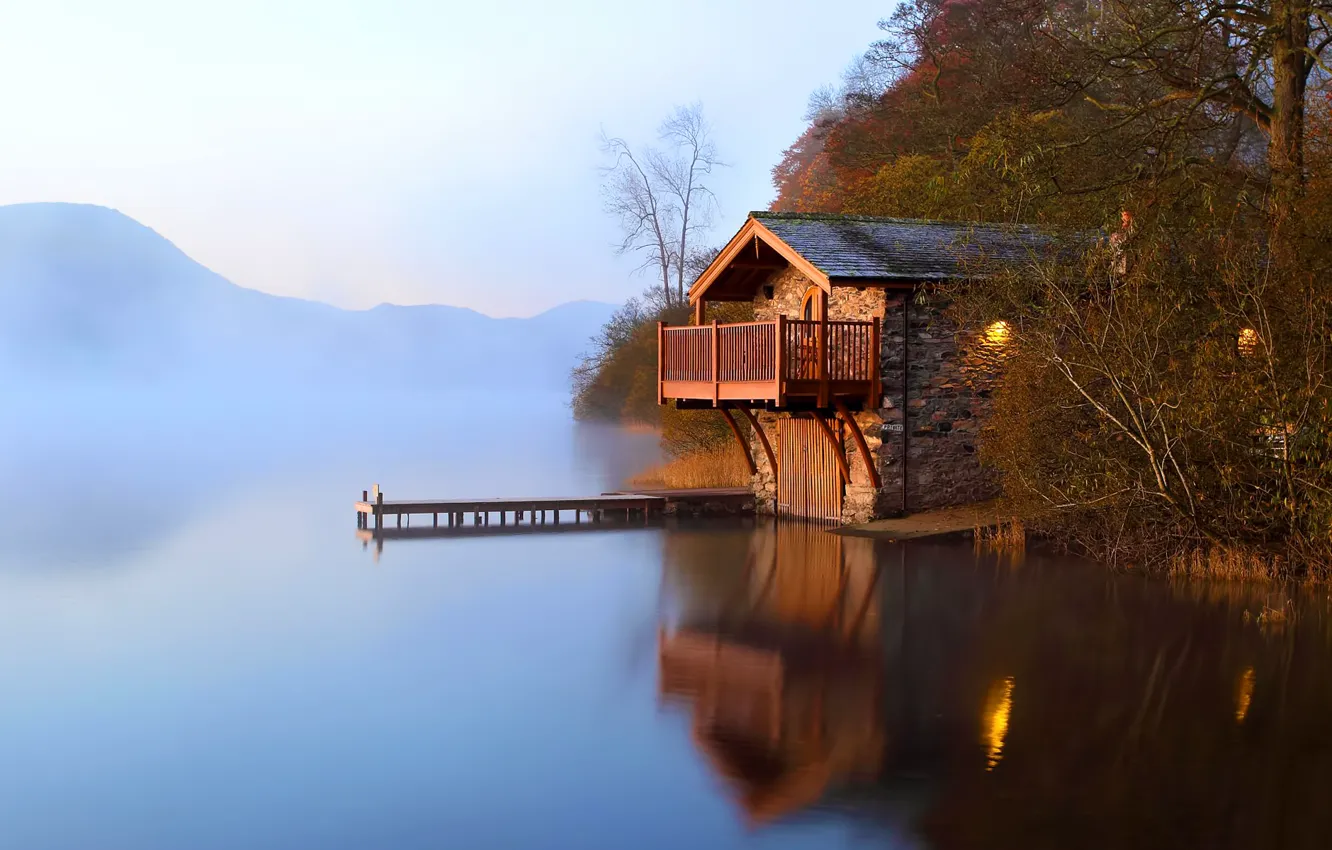 Фото обои осень, туман, озеро, рассвет, причал, сарай