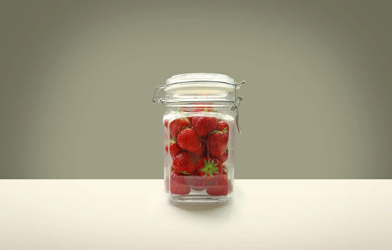 Фото обои ягоды, стол, обои, минимализм, клубника, банка, фрукты, витамины, стеклянная