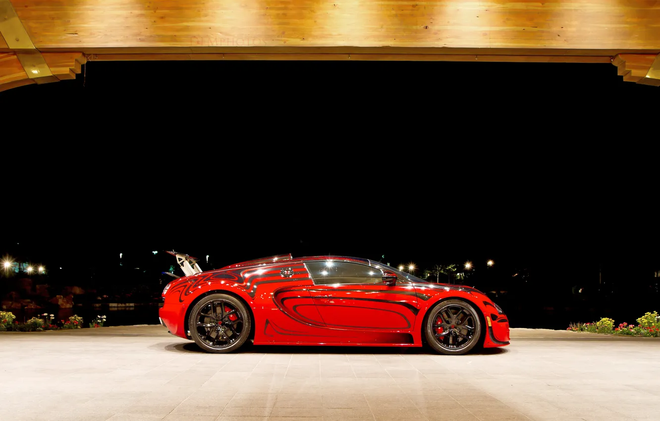 Фото обои красный, Bugatti, Veyron, Bugatti Veyron, гиперкар