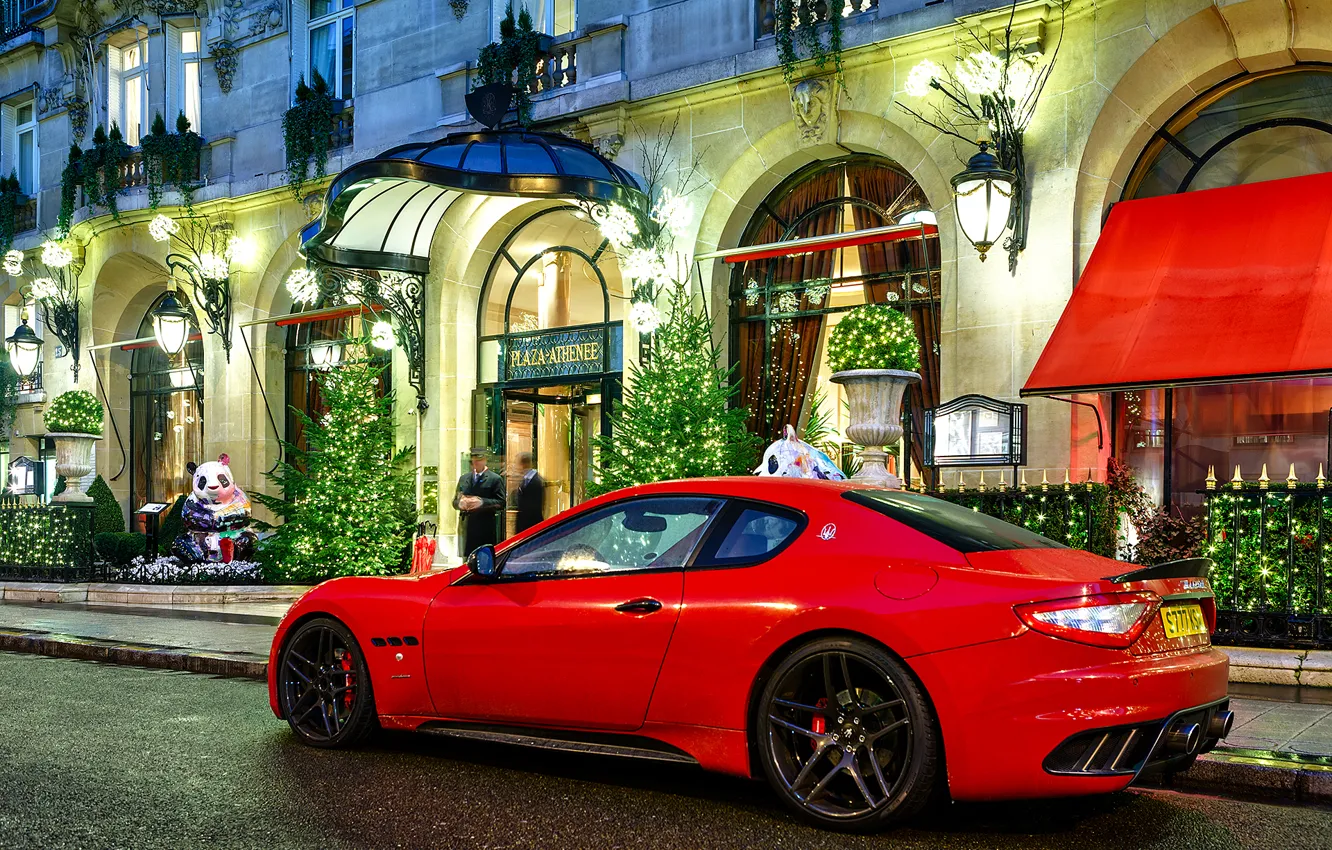 Фото обои ночь, красный, люди, Maserati, здание, red, night, мазерати, granturismo, building, novitec