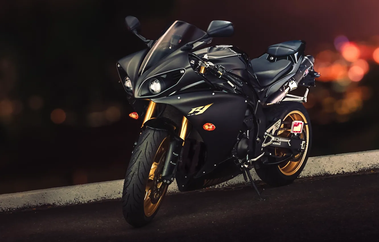 Фото обои Yamaha, black, front, ямаха, YZF-R1, спортивный мотоцикл